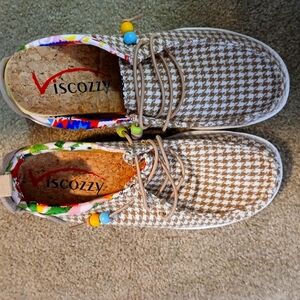 Super cute 😍 brand new slip on shoes